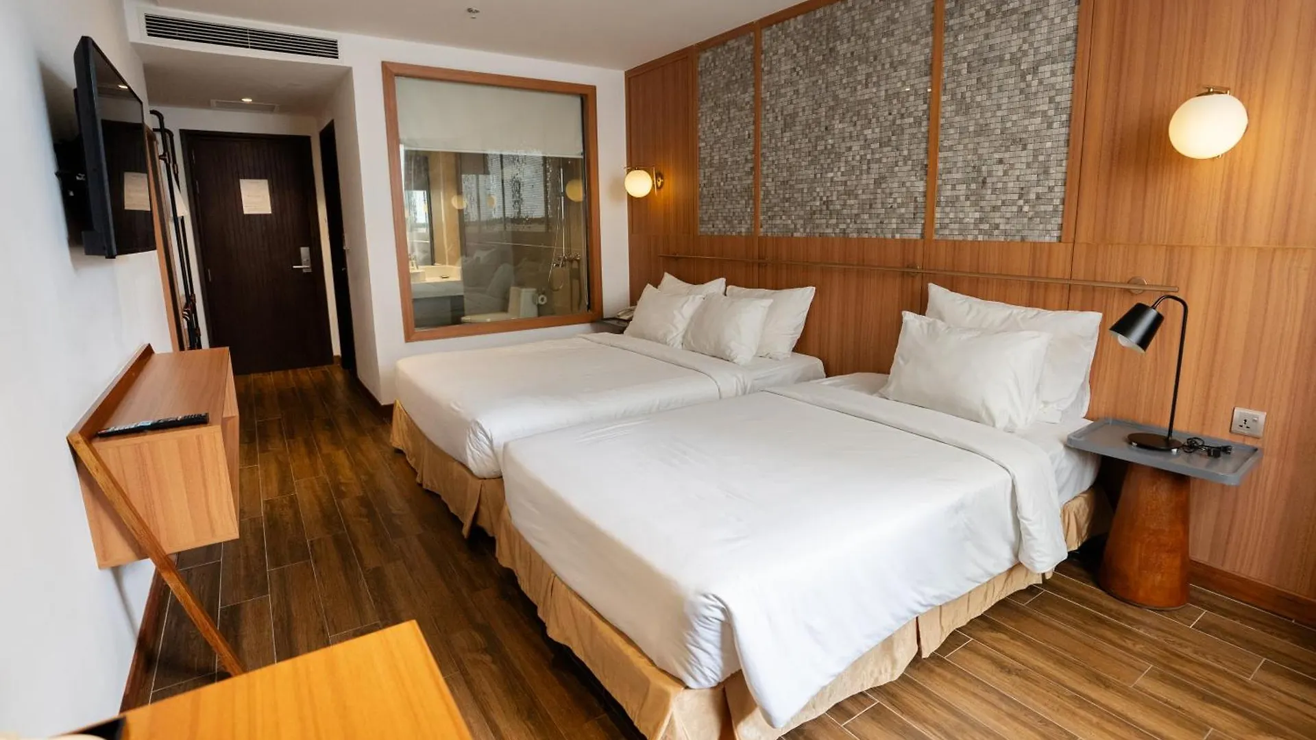 Majestic Premium Hotel Нячанг