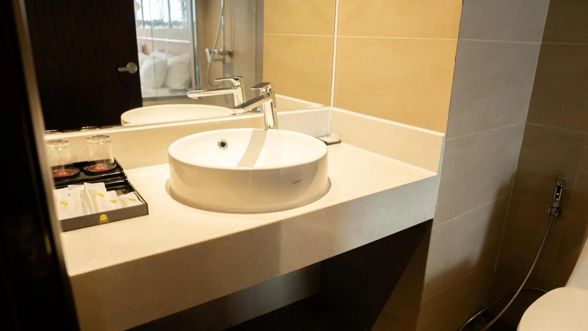 Majestic Premium Hotel Нячанг