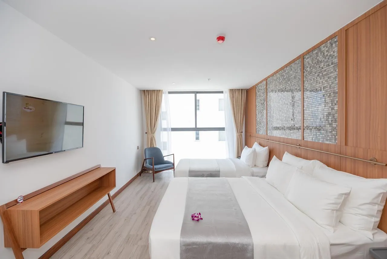 Majestic Premium Hotel Нячанг