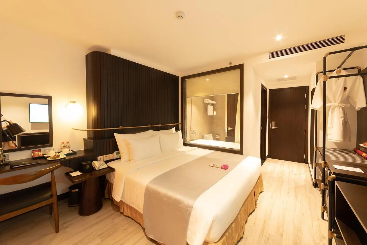 Majestic Premium Hotel Нячанг 4*,