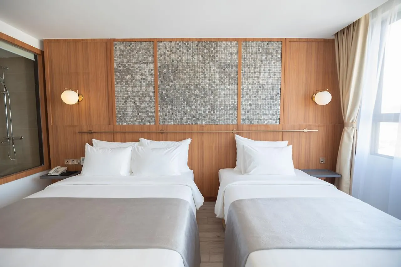 ****  Majestic Premium Hotel Nha Trang Vietnam